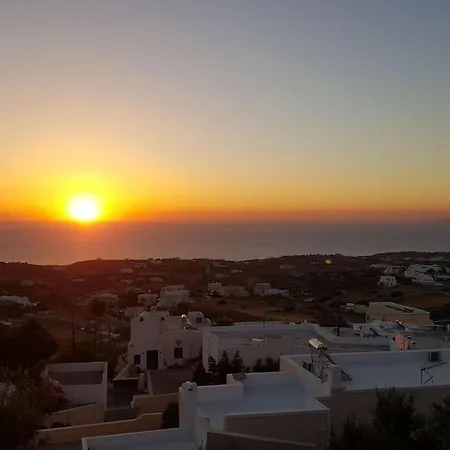 Euphoria & Deluxe Fira (Santorini)