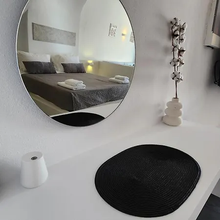 Apartment Euphoria & Deluxe Fira (Santorini)