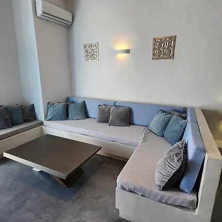 Apartment Euphoria & Deluxe Fira (Santorini)