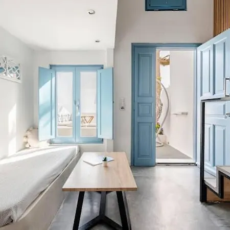 Apartment Euphoria & Deluxe Fira (Santorini)