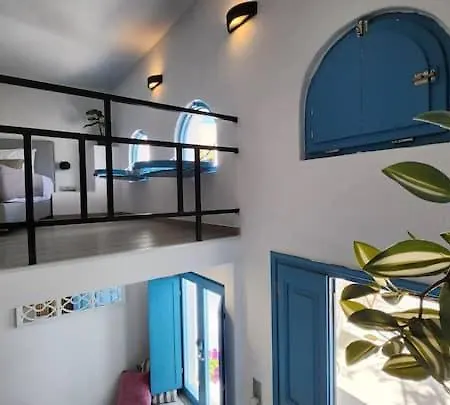 Apartment Euphoria & Deluxe Fira (Santorini)