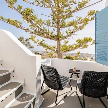 Euphoria & Deluxe Apartment Fira (Santorini)