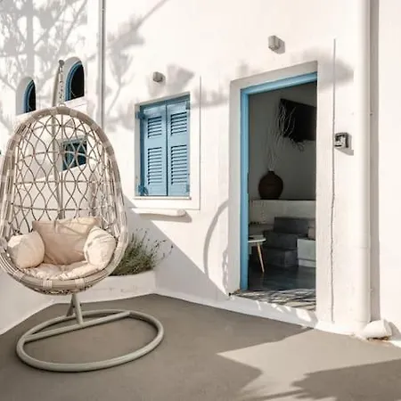 Euphoria & Deluxe Apartment Fira (Santorini)
