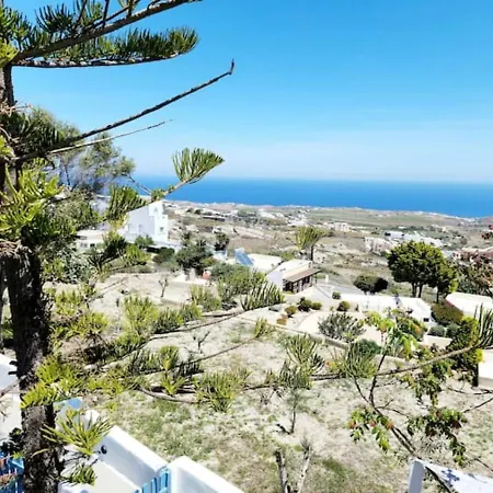Euphoria & Deluxe Apartment Fira (Santorini)
