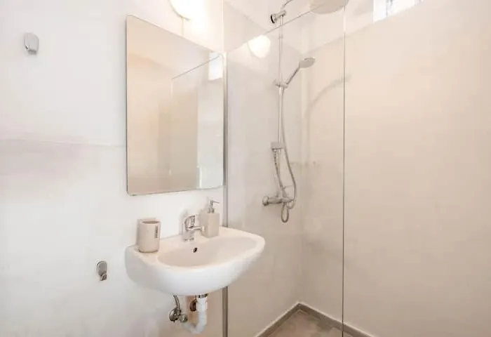 Euphoria & Deluxe Apartment